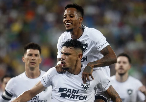 Botafogo derrota Cuiabá se isola na liderança