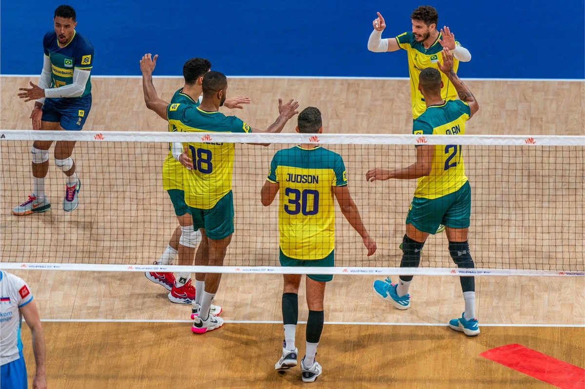 Brasil vence Eslovênia por 3 sets a 1