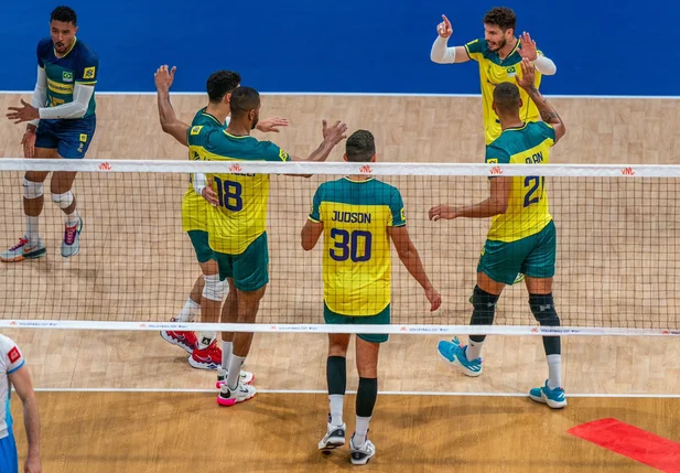 Brasil vence Eslovênia por 3 sets a 1