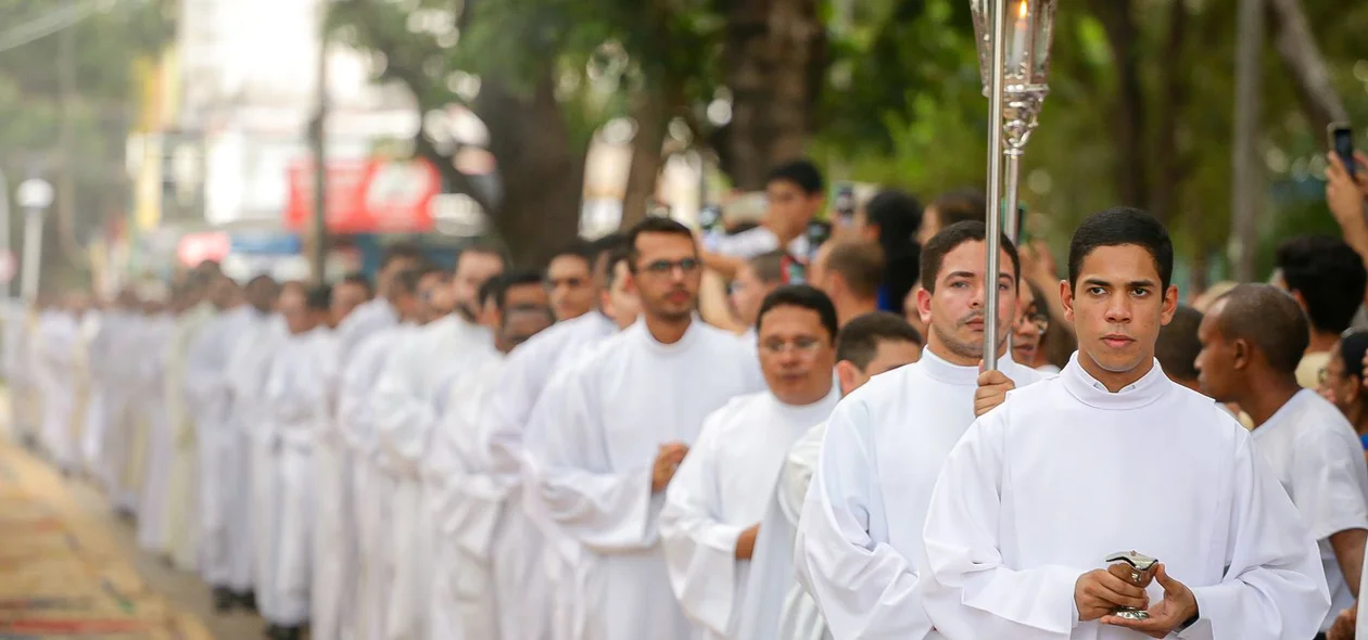 Celebração contou com milhares de fiéis