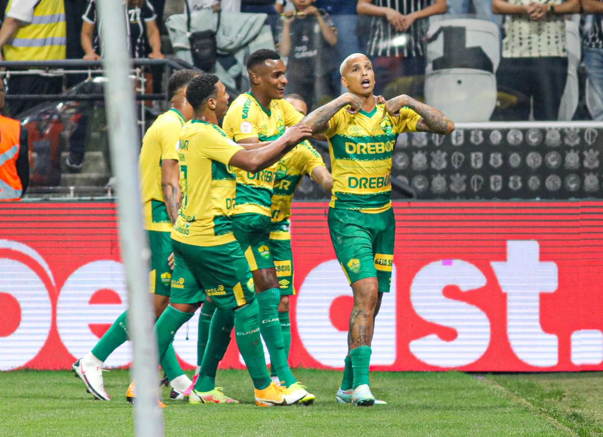 Inter e São Paulo empatam em grande jogo de seis gols no Beira-Rio - GP1