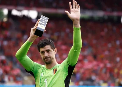 Courtois foi homenageado no confronto diante da Áustria por seu 100º jogo pela seleção