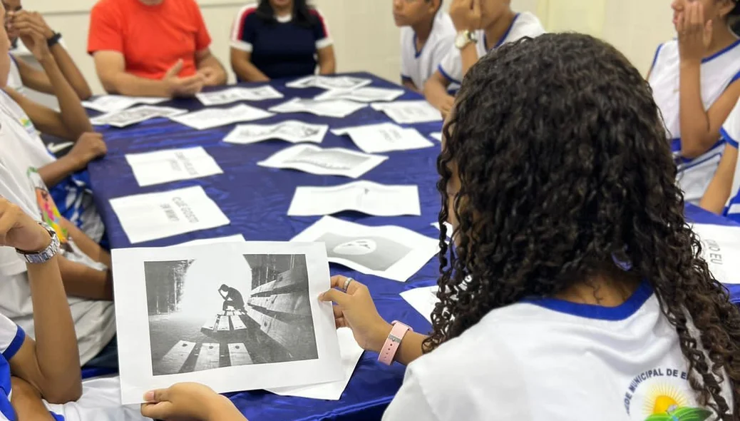 Crianças do Complexo Educacional Valdecir Rodrigues de Albuquerque, escola de Tempo Integral