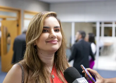 Deputada Bárbara Soares