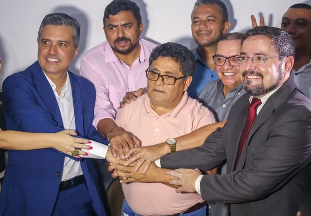 Dr. Vinicius quer unificar nome de Fábio Novo