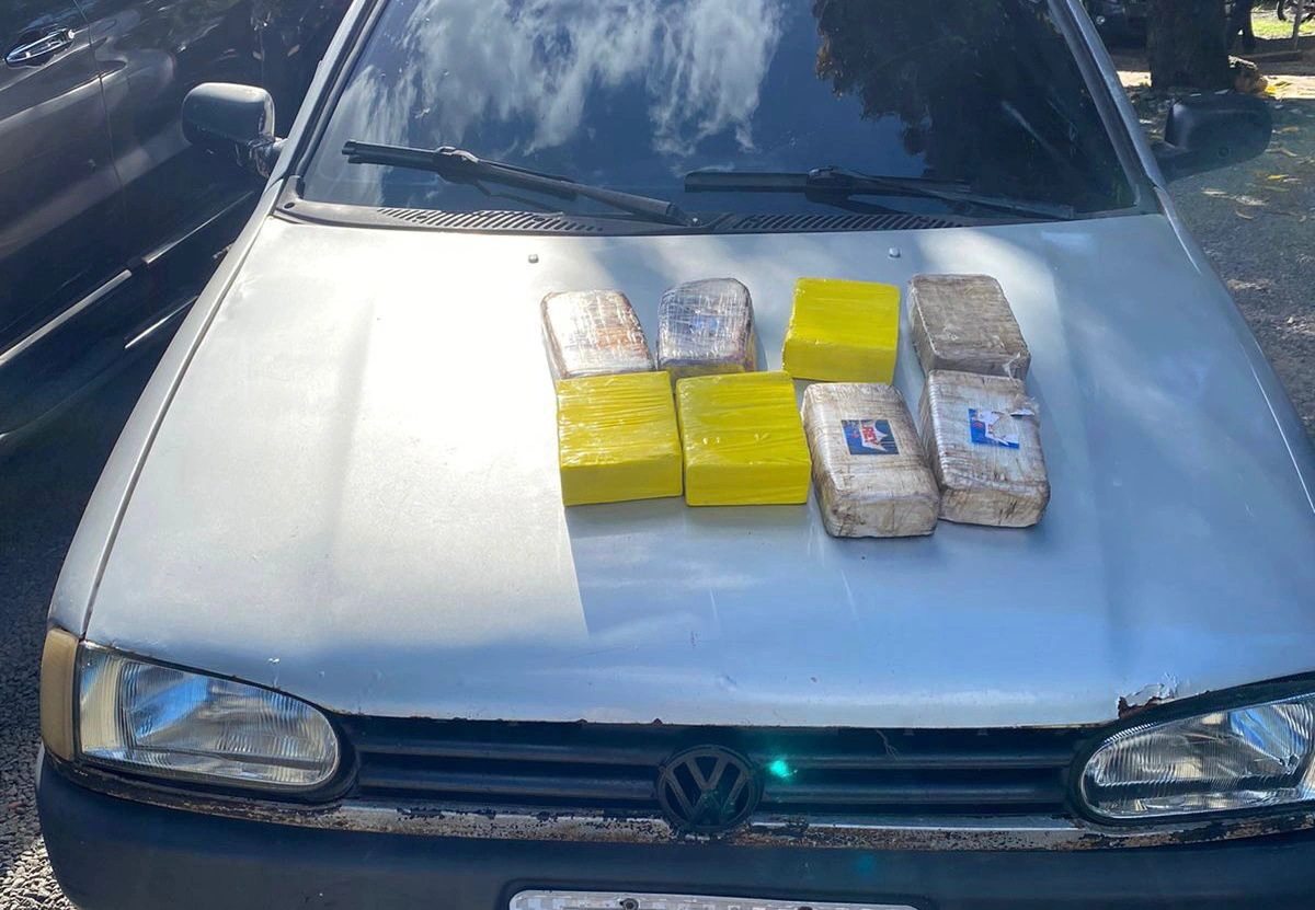 Droga apreendida pela PF em carro