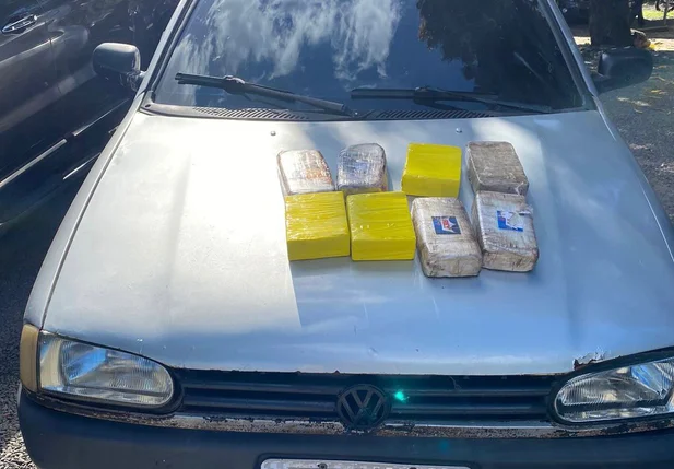 Droga apreendida pela PF em carro