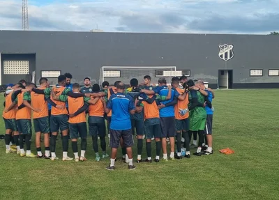 Elenco do Altos treinou em Porangabussu