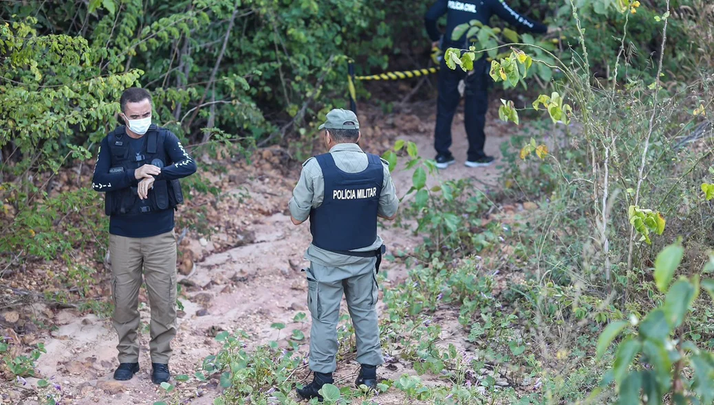 Equipes do 5º Batalhão da Polícia Militar foram acionados pelos populares