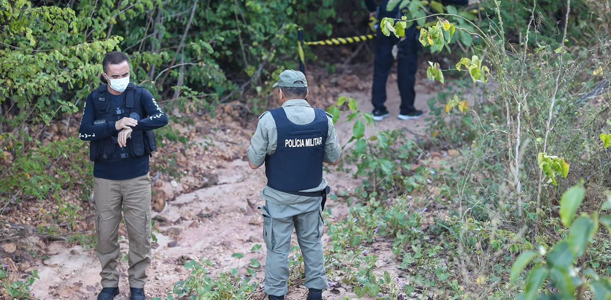 Equipes do 5º Batalhão da Polícia Militar foram acionados pelos populares