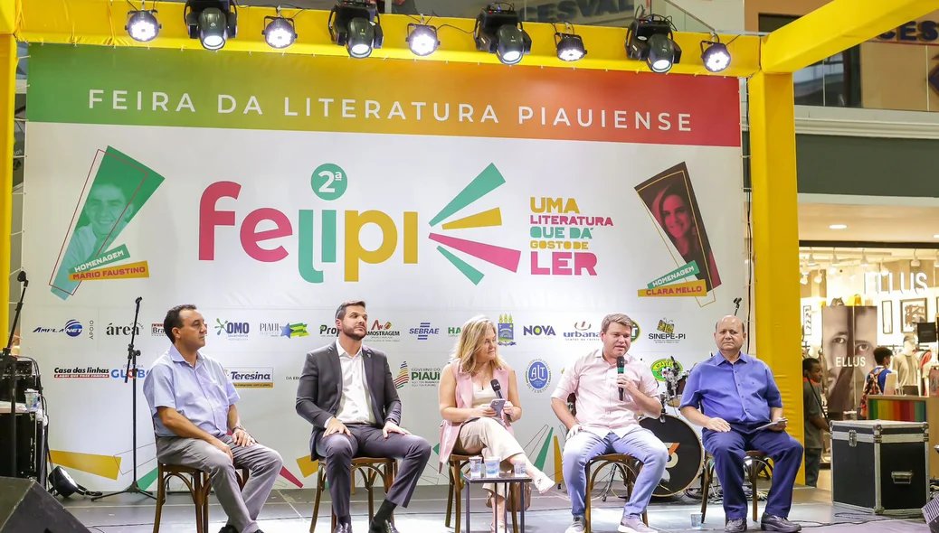 Evento contou com participação de secretários da Educação, jornalista e representante das escolas