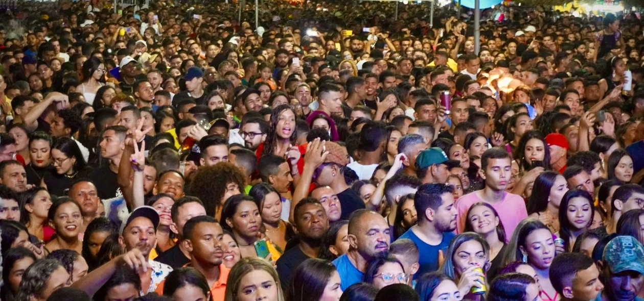 Fãs se emocionaram com os principais hits da banda