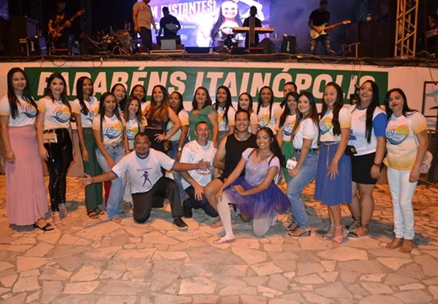 Festa em Itainópolis