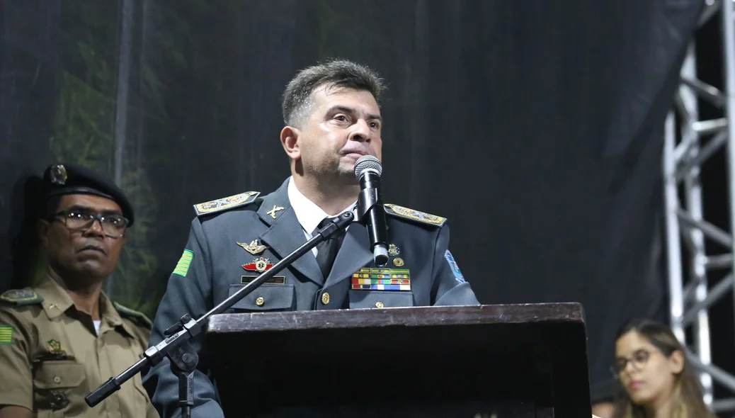 Scheiwann Lopes na formatura dos soldados da PM-PI