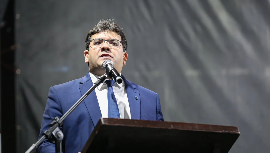 Governador Rafael Fonteles na formatura dos soldados da PM-PI