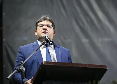 Governador Rafael Fonteles na formatura dos soldados da PM-PI
