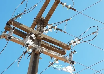 Homem morre ao tentar fazer manutenção elétrica em poste