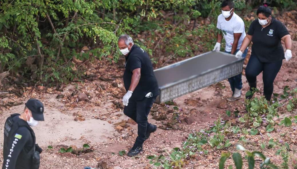 IML foi até o local para remover o corpo