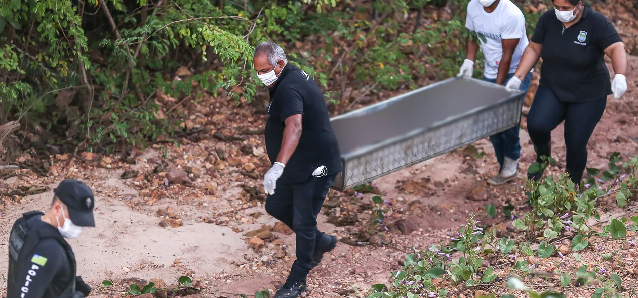 IML foi até o local para remover o corpo