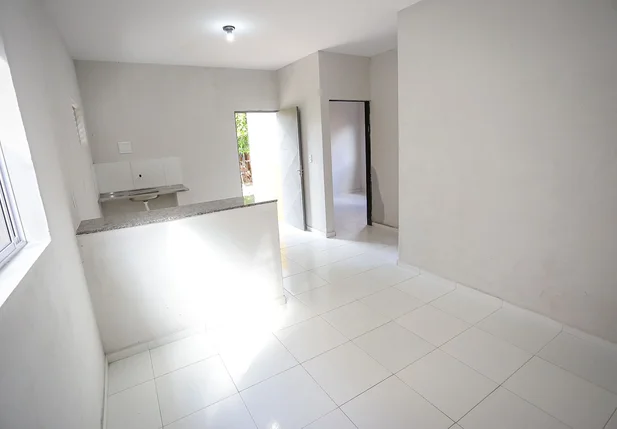 Interior de uma das casas do Orçamento Popular