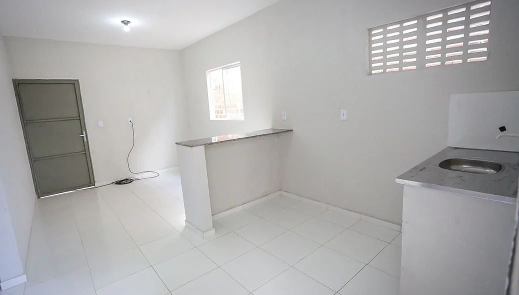 Interior de uma das casas entregues