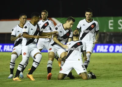 Jair marcou o pênalti que deu a vitória ao Vasco da Gama