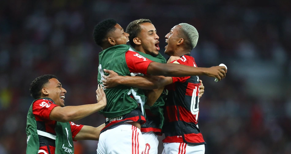 Jogadores do Flamengo comemoram vitória em cima do Racing