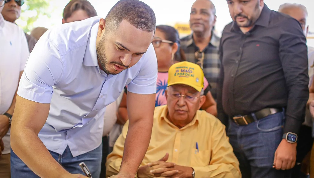 Juca Alves assina ordem de serviço para execução da obra