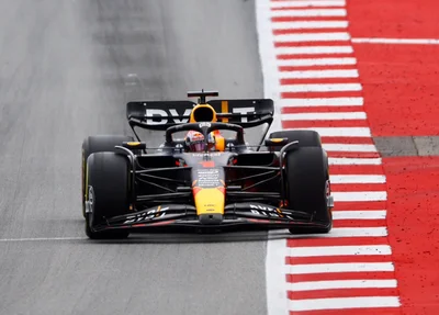 Max Verstappen vence com folga o GP da Espanha