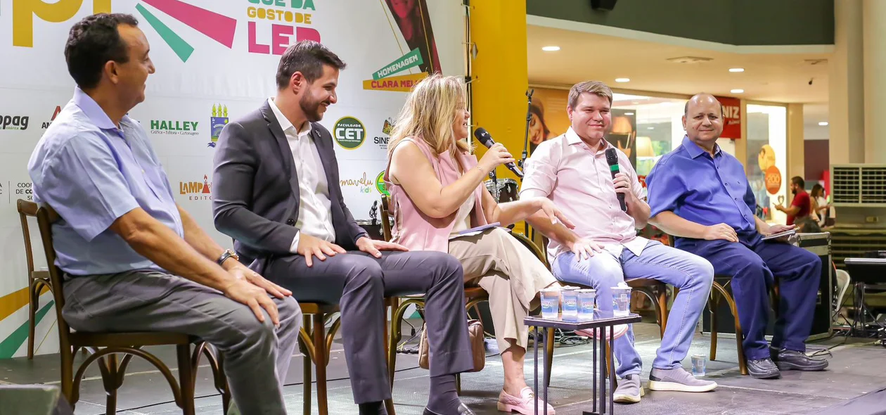 Mesa discutiu o incentivo a literatura piauiense nas escolas e universidades do Piauí