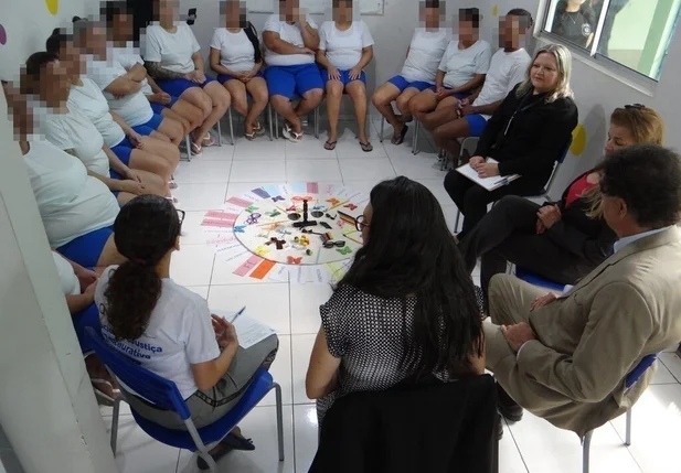 Ministro do CNJ participa de círculo de diálogo da Justiça Restaurativa na Penitenciária Feminina de Teresina
