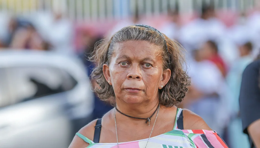 Moradora do Poti Velho acompanha festejo