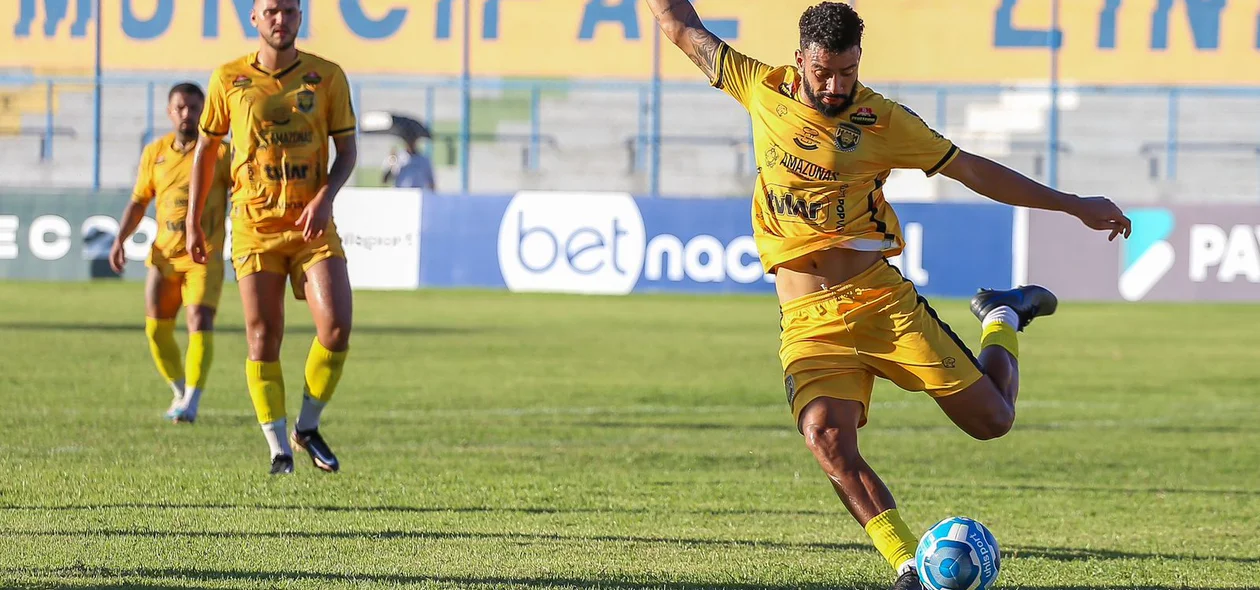 O Amazonas virou o jogo e saiu com a vitória