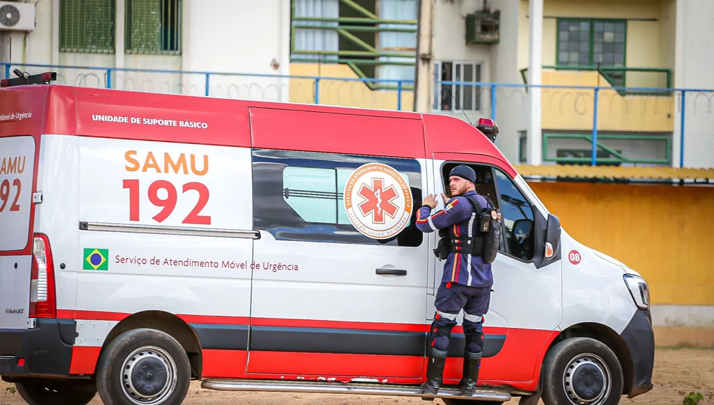 O SAMU levou os tripulantes para o HUT