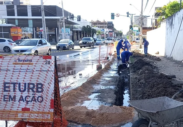 Obra de drenagem realizada na Avenida Homero Castelo Branco