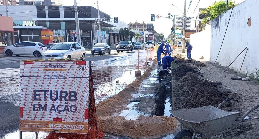 Obra de drenagem realizada na Avenida Homero Castelo Branco