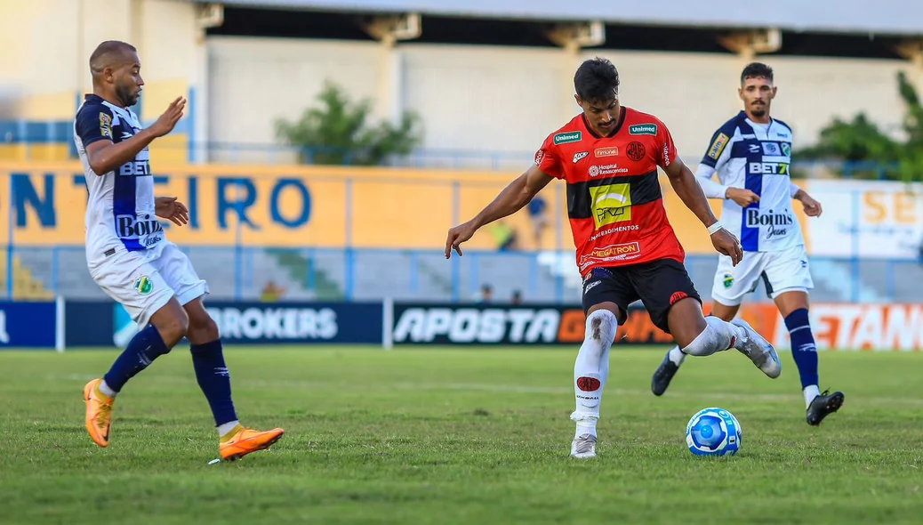 Partida aconteceu neste domingo no Lindolfo