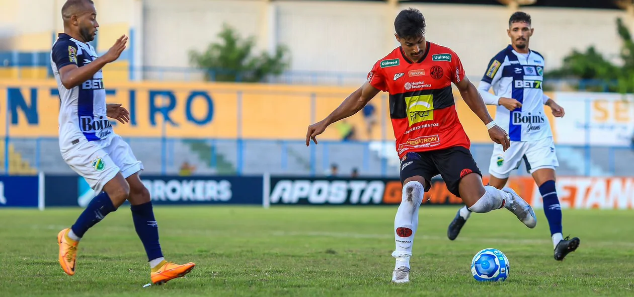 Partida aconteceu neste domingo no Lindolfo