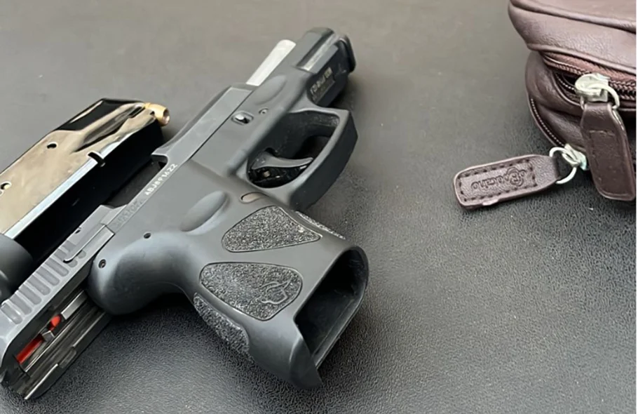 Pistola apreendida durante a Operação Impacto I