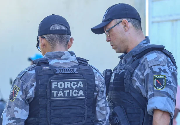Policiais da Força Tática estiveram no local da ocorrência