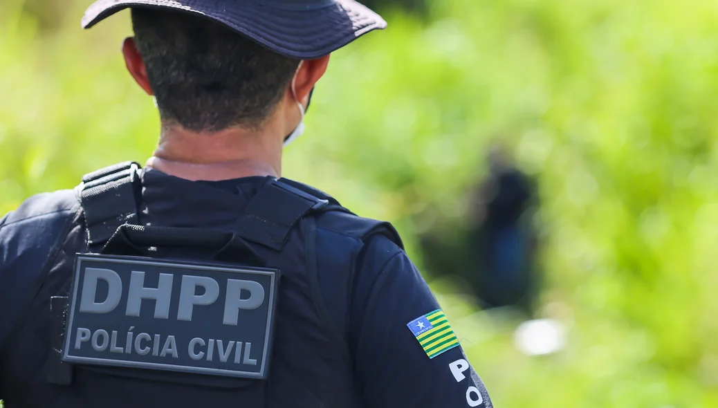 Policiais do DHPP iniciaram as investigações no local do crime