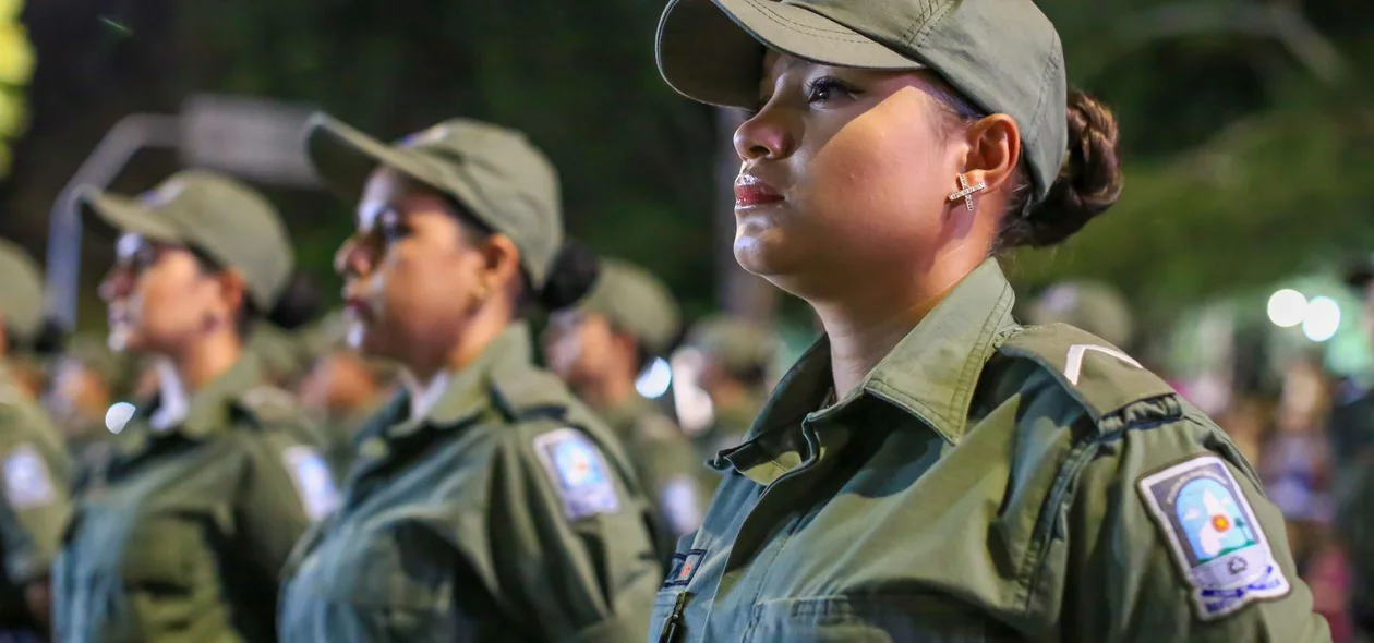 Policiais mulheres também foram promovidas