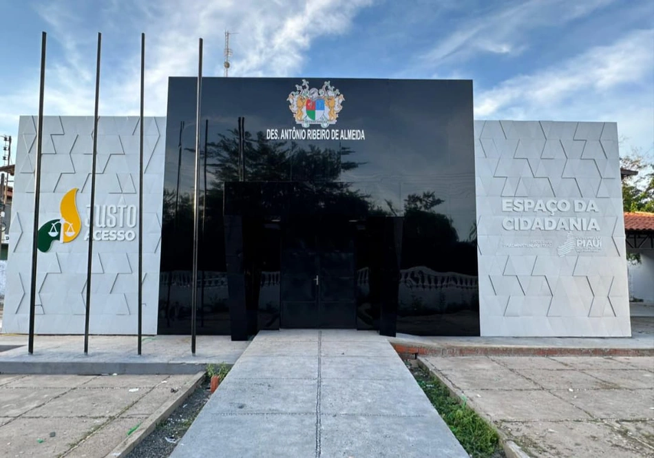 Prédio onde vai funcionar o Instituto de Identificação Digital em Palmeirais