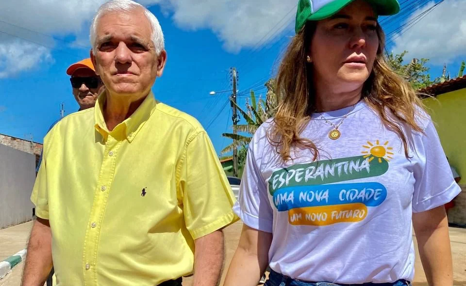 Prefeita Ivanária ao lado de Themístocles