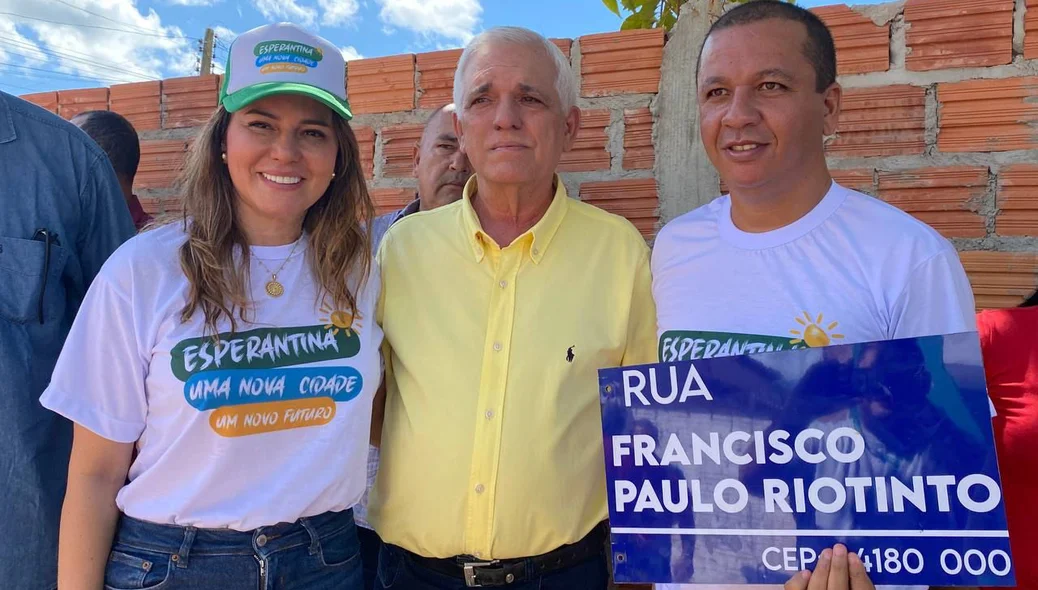 Prefeita Ivanária e Themístocles entregam obras para população