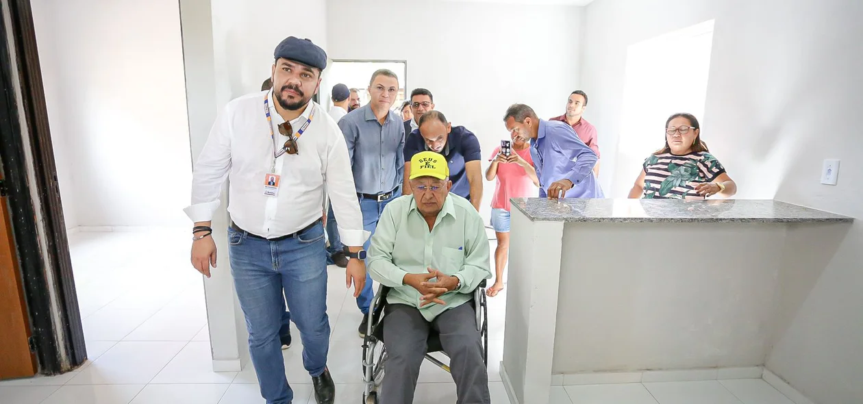 Prefeito Dr. Pessoa participa da inauguração