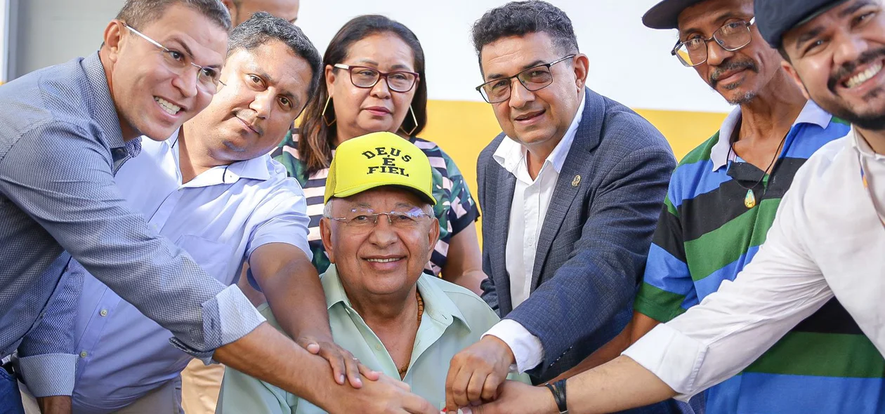 Prefeito Dr. Pessoa entrega casas para comunidade da zona norte de Teresina