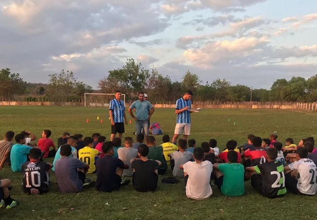 Prefeitura abre inscrições para Escolinha de Futebol em Jatobá do Piauí