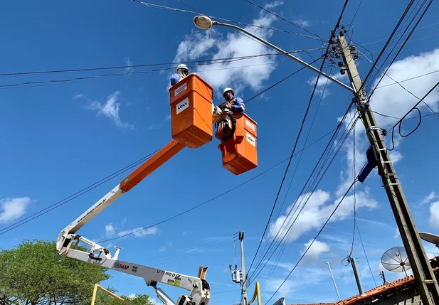 Prefeitura instala iluminação de LED nas ruas de Esperantina