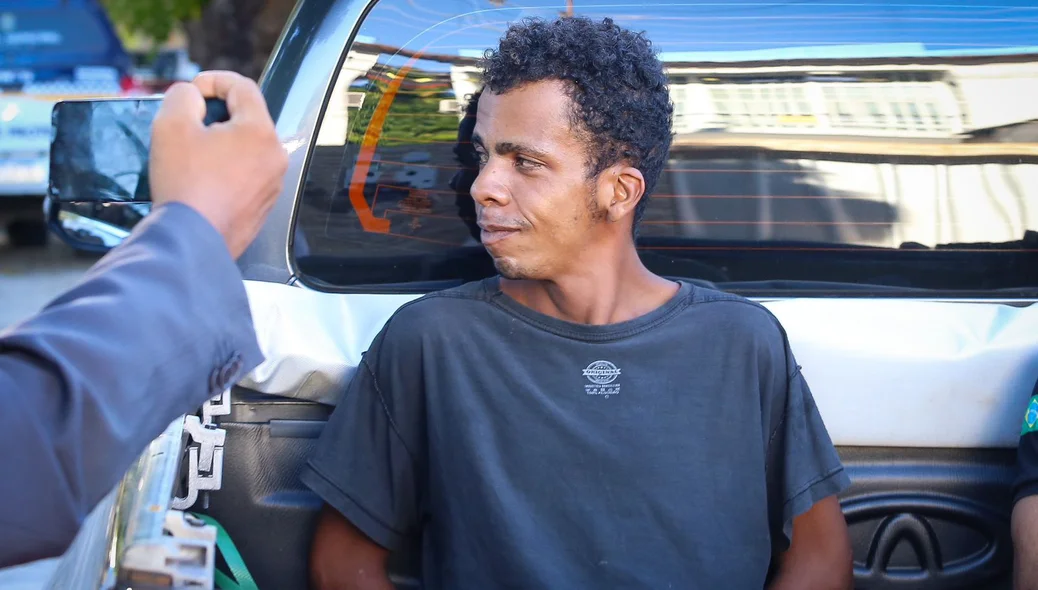 Preso conduzido para a sede da DEPRE